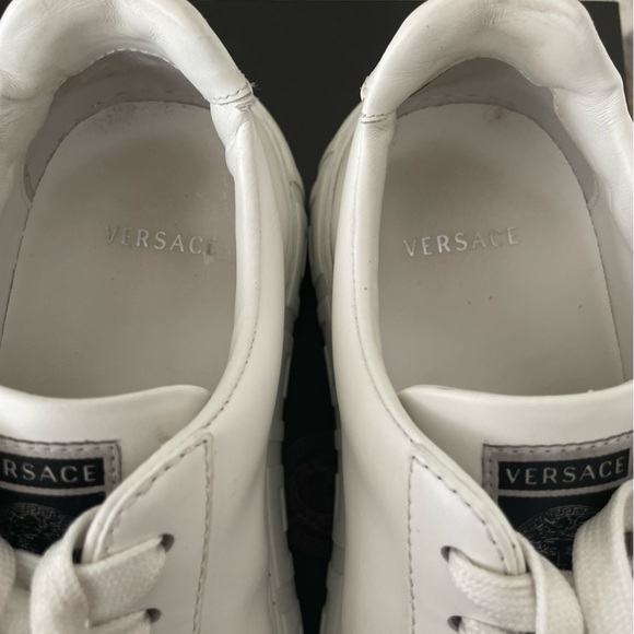 Versace, Men’s Logo Leather - Picture 5 of 11